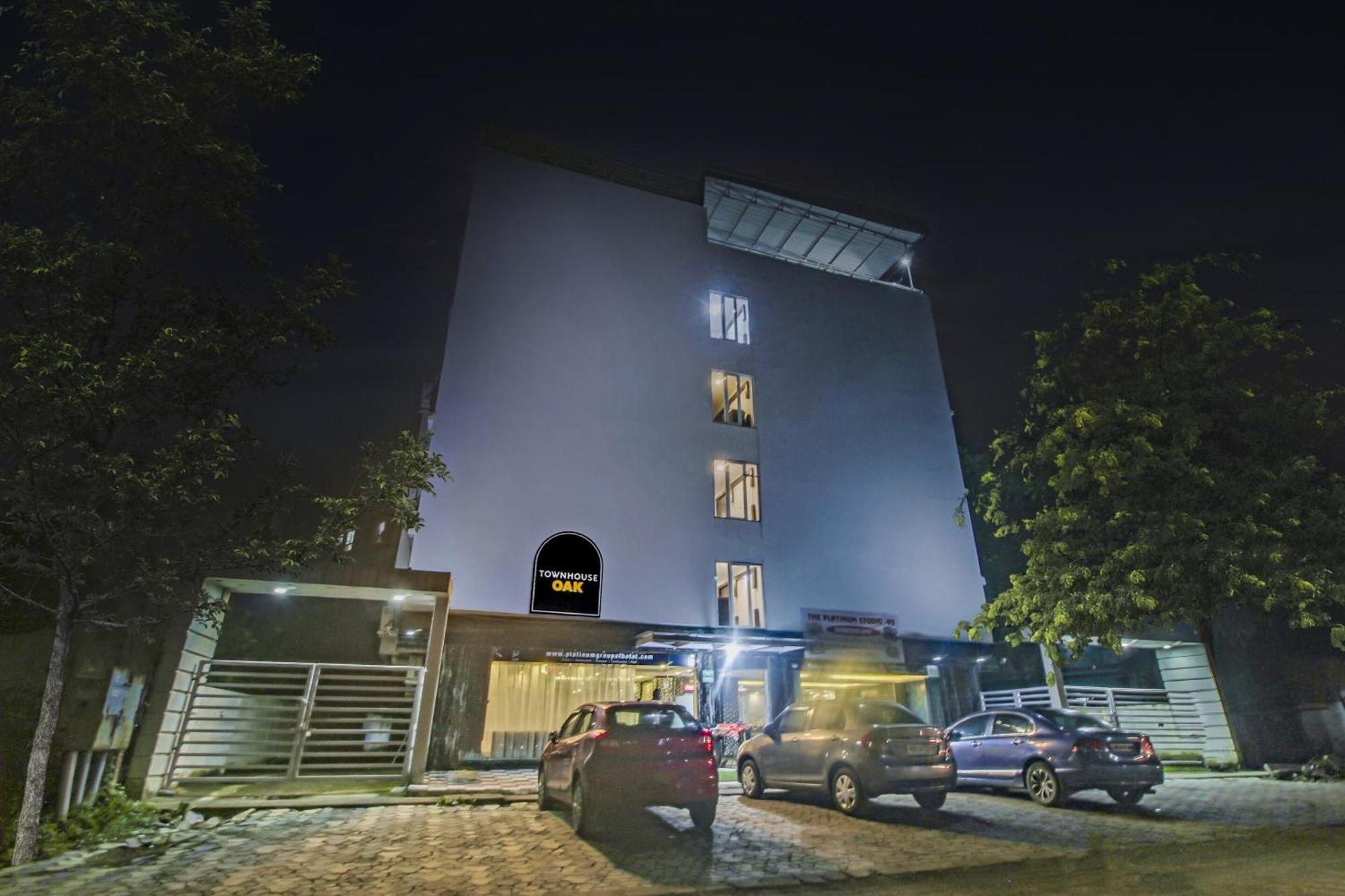 Super Townhouse Oak The Platinum Studio New Town Buitenkant foto